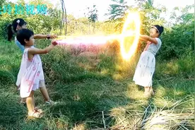 几个小朋友演叶罗丽精灵梦，王默找到火领主的女儿，演技青涩！视频封面