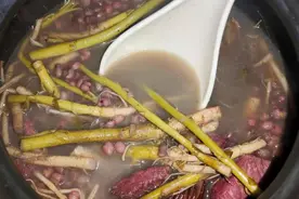 湿热重百病生教你一道靓汤《勒苋菜煲瘦肉》口感清甜，越喝越健康