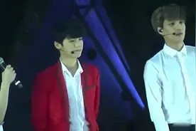 鹿晗退团EXO演出，张艺兴，吴世勋等人心疼得不行！视频封面