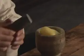 茶馆：王利发做长生不老药，用白薯、土豆、糖浆、香油做出药丸视频封面
