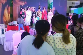 汉服为什么会这么火？看看妹子穿上汉服到底有多美，看看就知道了