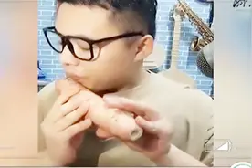 万物皆可吹？小伙自制乐器，胡萝卜、土豆、针管、插排，全能演奏视频封面