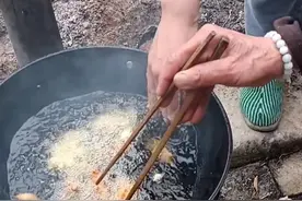 四川人炸油馍馍