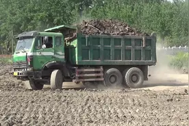 工地上的渣土车，开渣土车的工人的生活，您又知道多少呢？视频封面