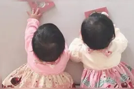 有一种“遗传”叫谢娜张杰跳跳俏俏正面照曝光一对可爱“姐妹花”视频封面