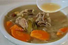 霸王花猪骨汤，清甜又好喝，有这道汤过年再也不担心上火了。视频封面