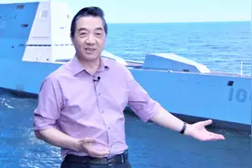 俄4万吨中型航母将问世，耗资31亿美元，局座张召忠给出评价视频封面