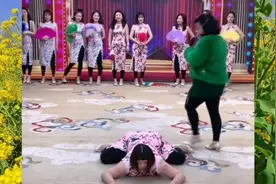 小黄飞团队直播，这帮徒弟个个展示才艺，这徒弟都快超过师傅了