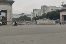 来到湖北文理学院，繁华的堕落街一去不返视频封面