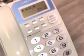 上厕所没纸了，这哥们给客服打电话让送纸，太牛了