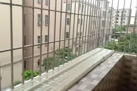 两室一厅的房子，为何小伙看完心里乐开花，觉得值呢？视频封面