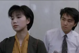 周星驰带公司受了气，带女朋友吴君如去西餐厅吃饭视频封面