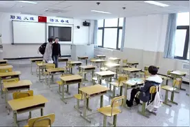 人生有离别也有痛苦！郭妍下课迟迟不肯走，和老师谈起了心里话视频封面
