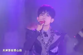 TFBOYS演唱《快乐环岛》，很轻松愉悦，真的好听极了