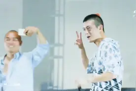 陈冠希《爽》成都MDSK音乐节视频封面