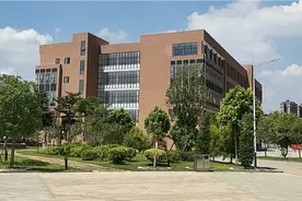 扩建后贵港市达开高中更漂亮，低进高出的教学模式是学习的好去向视频封面