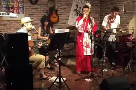 日本一个歌手养活大半香港明星，看看黄家驹海阔天空在日本的声音