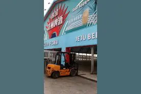 青岛啤酒城，啤酒节就是在这里，没来过的朋友可以看一下