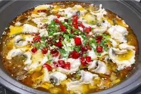 做酸菜鱼时，鱼片到底怎么上浆才滑嫩，教你正确做法，鱼片Q弹