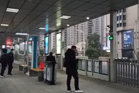 合肥公交车90分钟内免费换乘3次，公交公司人性化服务酷酷的！视频封面