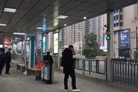 合肥公交车90分钟内免费换乘3次，公交公司人性化服务酷酷的！视频封面