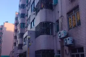 深圳贫富差距：打工仔与土著区的一墙之隔，网友：太羡慕视频封面