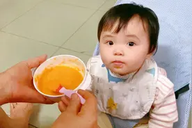 8个月宝宝辅食可以加入红薯了，促进钙铁吸收，还能预防便秘