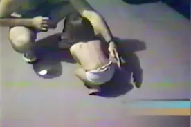 宝宝太搞笑 裤子里藏好几只蛤蟆视频封面