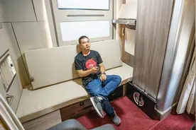 卫生间、双人床、冰箱电视一应俱全，解放JH6+生活舱内饰曝光视频封面