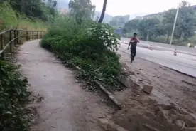 感冒几天这脸肿的像猪头一样，真难受视频封面