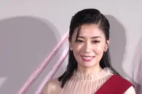 贾静雯生了个儿子？带咘咘bo妞看侄女被当成小弟弟，太可爱了视频封面