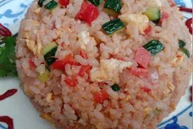 蛋炒饭，色香味形俱佳，营养丰富，孩子特别爱吃