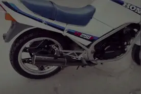 1984年本田VT250F视频封面