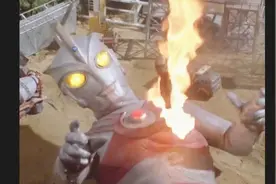 超兽得到火焰剑实力大增，艾斯奥特曼直接被它一剑穿胸了视频封面