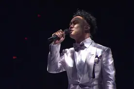 陈奕迅《倾城》，磁性嗓音，动人歌声，触人心扉