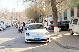 面对同一个问题，我们的志愿者不厌其烦的解释了在解释。视频封面