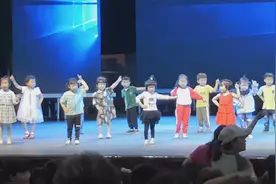 幼儿园小猪佩奇DJ