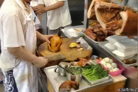 香港街头美食：叉烧饭，叉烧配米饭加条青菜，传说中的黯然销魂饭视频封面