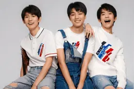 TFBOYS六周年来袭，三家粉丝灯牌大战已打响！今年谁又能赢?视频封面