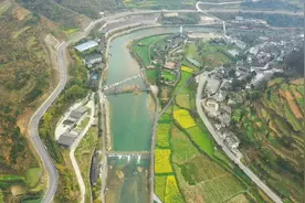 贵阳市开阳县十里画廊，风景如画的田园风光，漫山遍野的油菜花海
