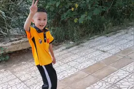 #暑假#避免小孩每天在家玩手机看电视生活不规律，龙娃这样做行吗