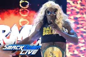 SD：卡梅拉展示“发廊托尼老师”手法 并请出秘密武器为罗恩变装