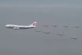 巴铁为迎接中国贵宾，八架枭龙战机护航。视频封面