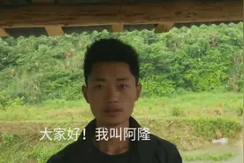 湖南今年雨水太多！小伙的鸡用完球虫药！鸡还是拉血便咋办？视频封面