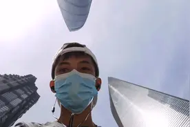 中国第一高楼在上海，高度632米，从底下往上望太震撼了！视频封面