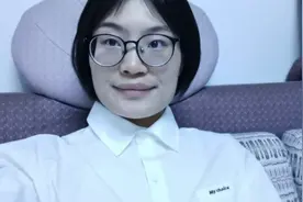 在家待着没事干可以做什么，练瑜伽啊！改善形态好方法