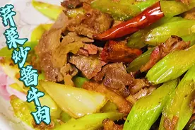 酱牛肉炒了吃更美味，芹菜养生，辣椒提味，完美！
