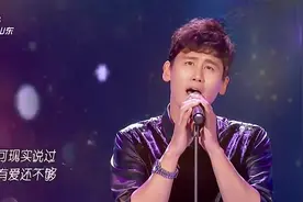 于晓光一展歌喉，演唱自己作曲的《我们说好的》，声音好有磁性视频封面