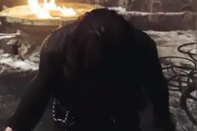 狼叔大现八块腹肌，惊艳吸血鬼视频封面