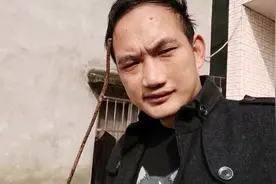 小伙用一根铁丝一段编织带，补好漏水的盆，妈妈说又可以用半年视频封面